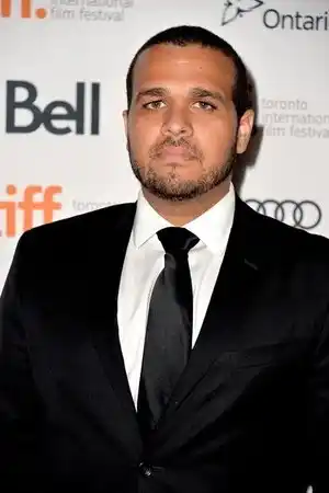 Aaron Burns fotoğrafı