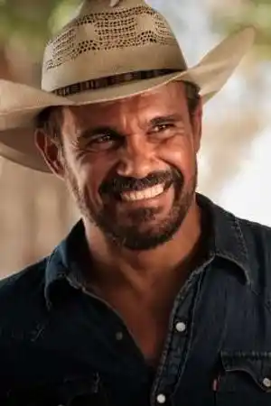 Aaron Pedersen fotoğrafı