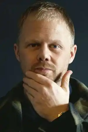 Adam August fotoğrafı