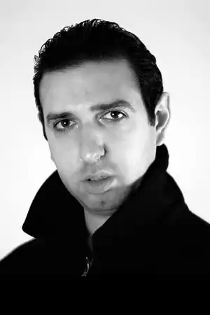 Adam Lazarus fotoğrafı