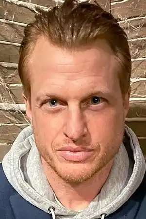 Adam MacDonald fotoğrafı