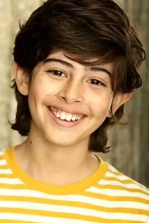 Adan James Carrillo fotoğrafı