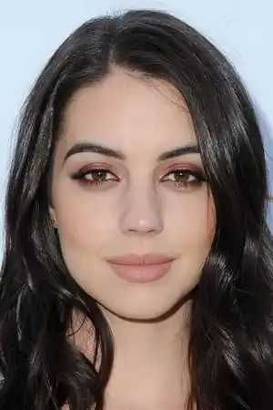 Adelaide Kane fotoğrafı