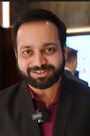 Aditya Suhas Jambhale fotoğrafı