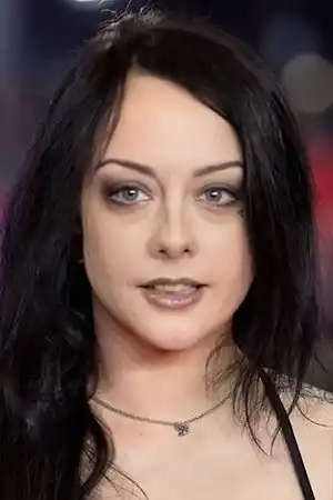 Alessa Savage fotoğrafı