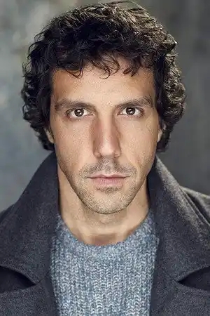 Alex Gaumond fotoğrafı