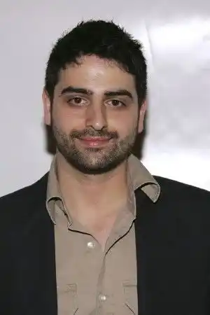 Alex Merkin fotoğrafı