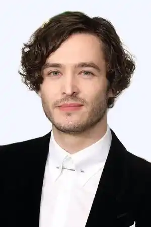 Alexander Vlahos fotoğrafı