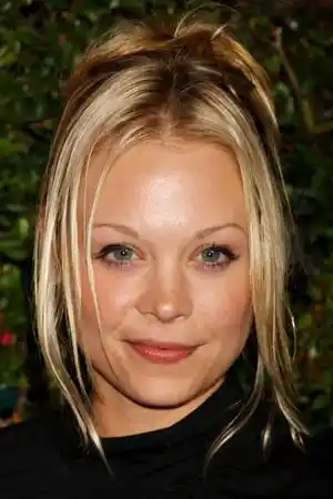 Alexandra Holden fotoğrafı