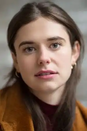 Alison Oliver fotoğrafı