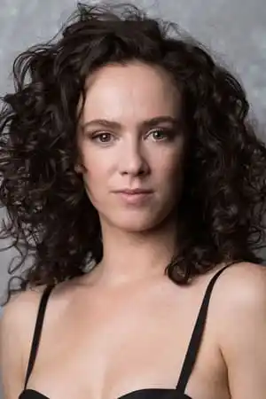 Amy Manson fotoğrafı
