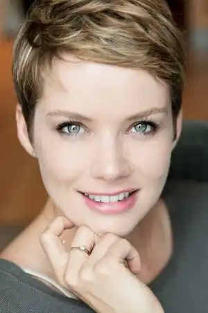 Andrea Osvárt fotoğrafı