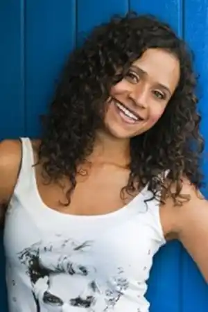 Angel Coulby fotoğrafı