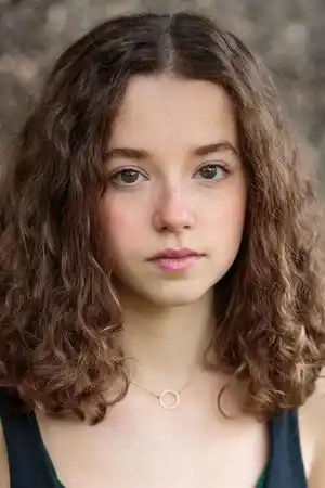 Ariella Glaser fotoğrafı