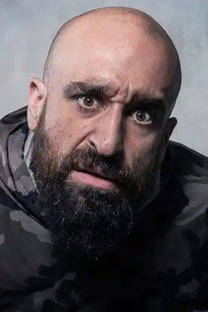 B. Dolan fotoğrafı