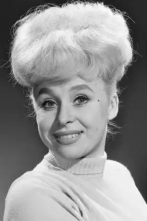 Barbara Windsor fotoğrafı