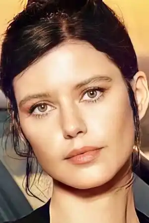 Beren Saat fotoğrafı