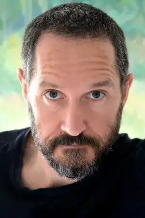 Bertie Carvel fotoğrafı