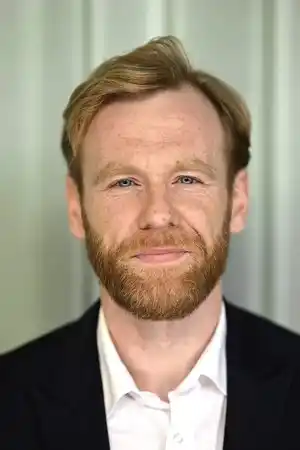 Brian Gleeson fotoğrafı