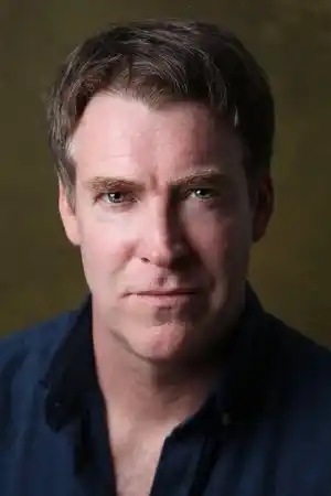 Brian Hutchison fotoğrafı