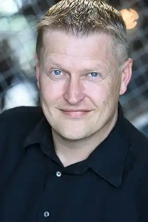Brian Landis Folkins fotoğrafı