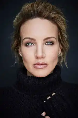 Brianne Davis fotoğrafı