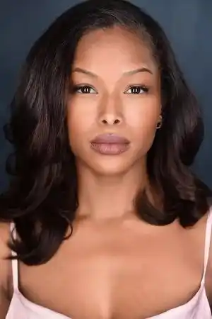 Brittany S. Hall fotoğrafı