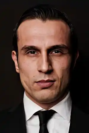 Burak Alp Yenilmez fotoğrafı
