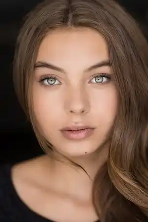 Caitlin Carmichael fotoğrafı