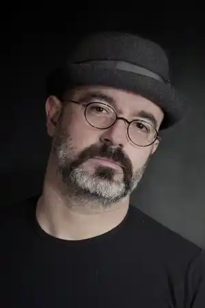 Caner Alper fotoğrafı
