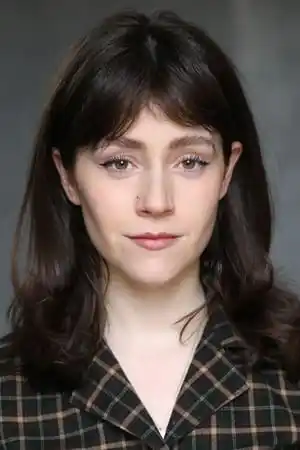 Carly-Sophia Davies fotoğrafı