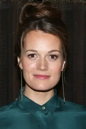 Carrie Cracknell fotoğrafı
