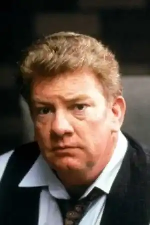 Charles Hallahan fotoğrafı