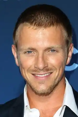 Charlie Bewley fotoğrafı