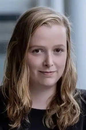 Charlotte Regan fotoğrafı