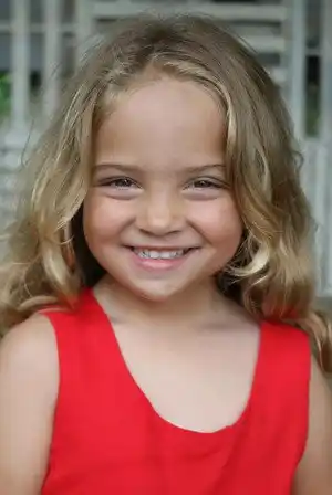 Chloe & Sophia Garcia-Frizzi fotoğrafı