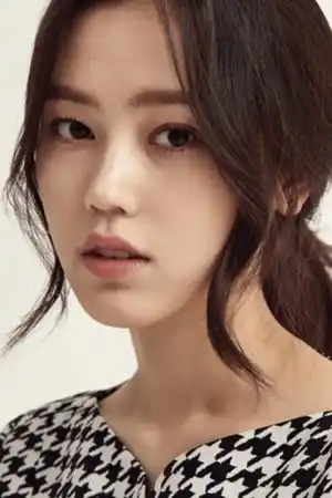 Choi Ri fotoğrafı
