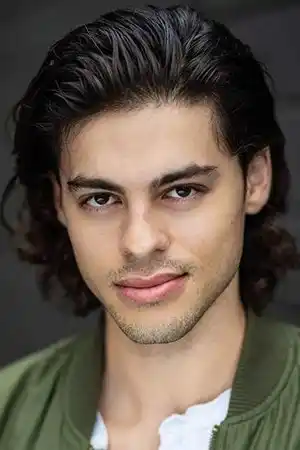 Chris Petrovski fotoğrafı