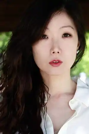 Christina July Kim fotoğrafı