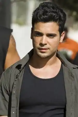 Christopher Martinez fotoğrafı