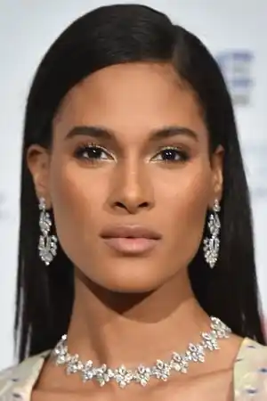 Cindy Bruna fotoğrafı