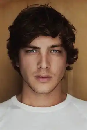 Cody Fern fotoğrafı