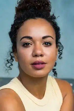 Courtney-Mae Briggs fotoğrafı