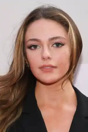 Danielle Rose Russell fotoğrafı