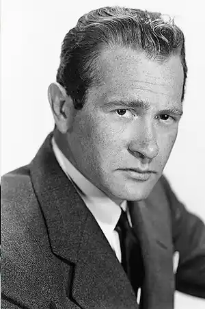 Darren McGavin fotoğrafı
