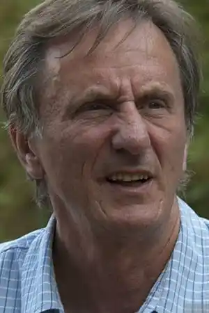 David Leland fotoğrafı