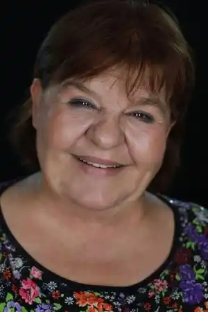 Defne Yalnız fotoğrafı