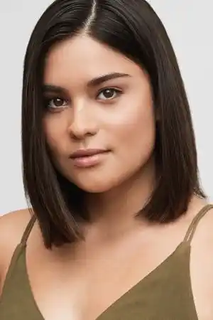 Devery Jacobs fotoğrafı