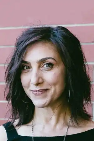 Elena Carapetis fotoğrafı