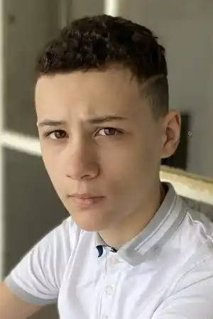 Elyes Aguis fotoğrafı